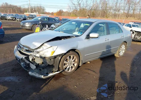 2007 Honda Accord 3.0 Ex z USA, uszkodzony, nr VIN 1HGCM66517A071706